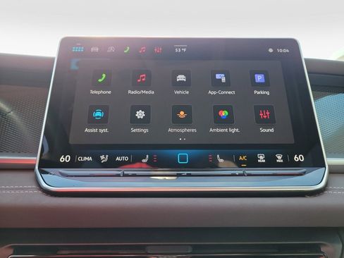 New 2026 Volkswagen Tiguan SE image 17