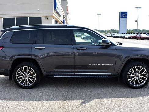 Used 2022 Jeep Grand Cherokee L Summit AWD/4WD image 2