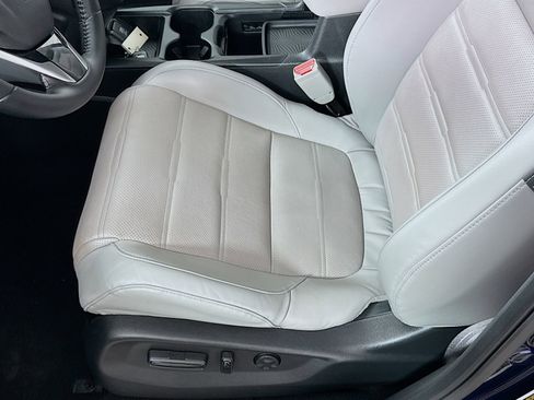 Used 2017 Honda CR-V EX-L image 16