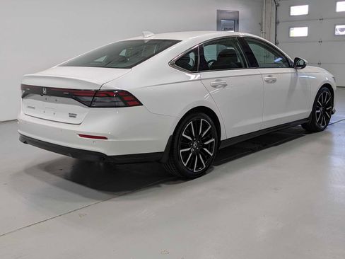 Used 2023 Honda Accord Touring image 8