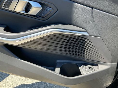 Used 2023 BMW 330e image 13