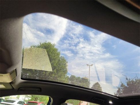 New 2025 Volkswagen Tiguan SE R-Line image 23