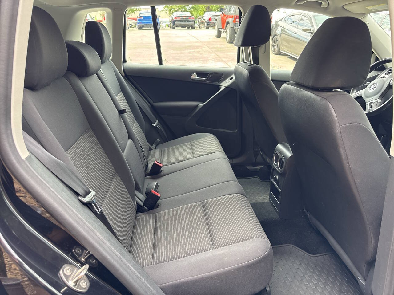 Used 2017 Volkswagen Tiguan S FWD image 15