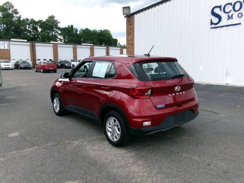 Used 2024 Hyundai Venue SE FWD image 8