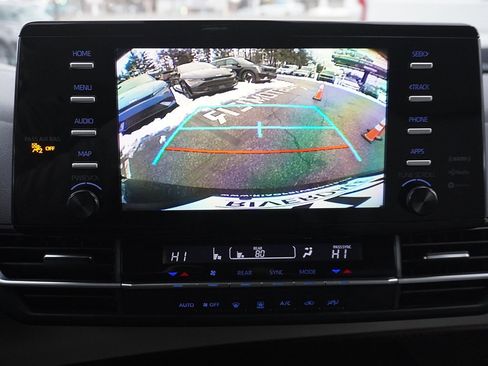 Used 2021 Toyota Sienna LE image 50