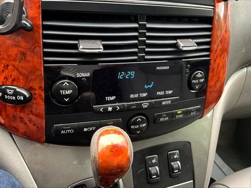 Used 2006 Toyota Sienna XLE Limited AWD/4WD image 14