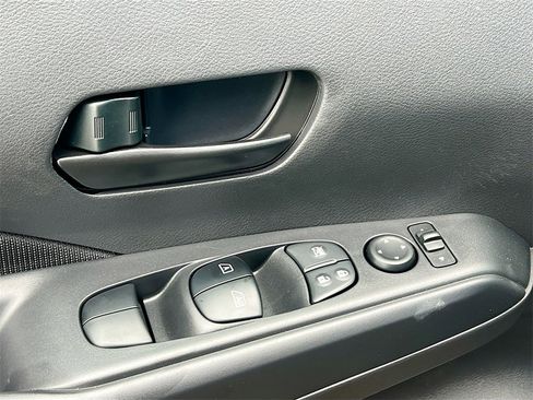 New 2025 Nissan Kicks Play S image 17