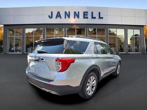 Used 2023 Ford Explorer XLT w/ Equipment Group 202A image 6
