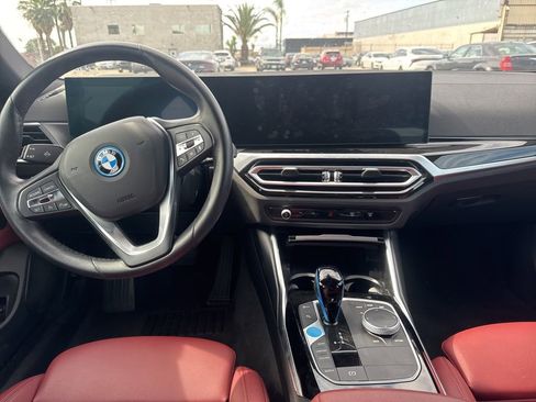 Used 2022 BMW i4 eDrive40 RWD image 16