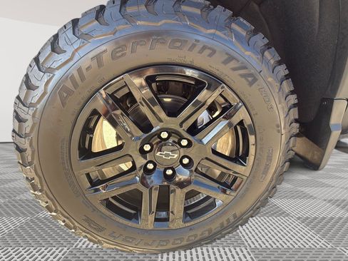 Used 2025 Chevrolet Silverado 1500 LT Trail Boss w/ LT Trail Boss Premium Package image 9