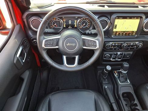 Used 2023 Jeep Wrangler Unlimited Sahara AWD/4WD image 15