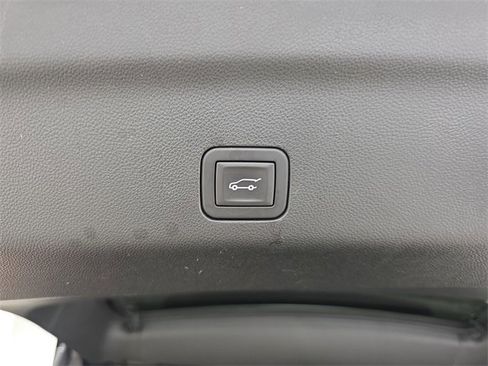 Used 2025 Chevrolet Suburban RST w/ Comfort Package image 36