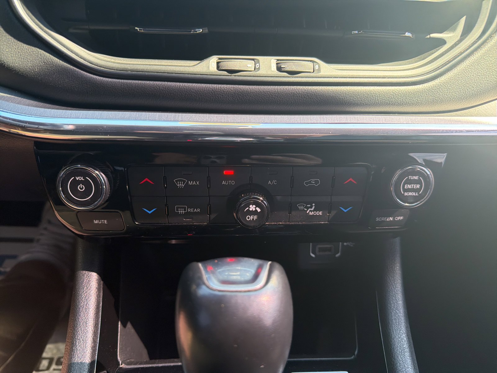 Used 2022 Jeep Compass Limited AWD/4WD image 16