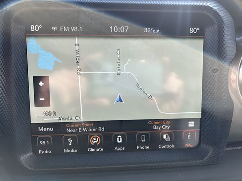 Used 2018 Jeep Wrangler Unlimited Sahara w/ Uconnect 4C Nav & Sound Group AWD/4WD image 19