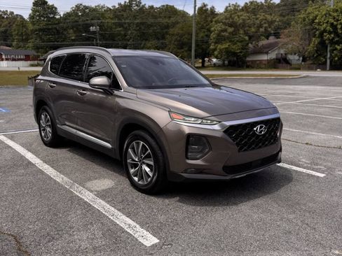 Used 2019 Hyundai Santa Fe SEL FWD image 13