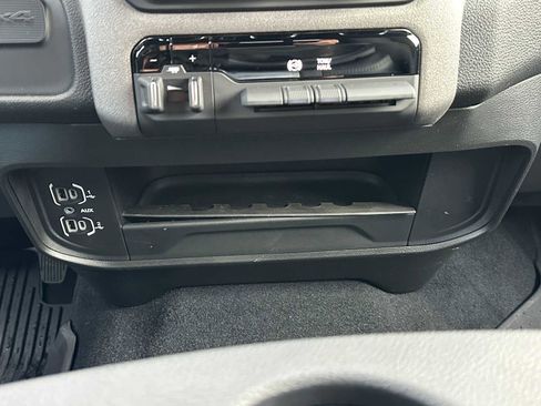 Used 2024 RAM 2500 Tradesman w/ Chrome Appearance Group image 30