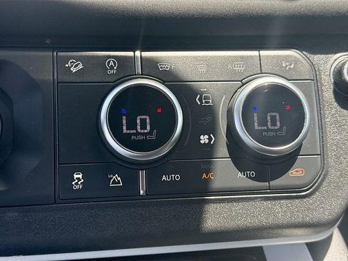 Used 2025 Land Rover Defender 110 S image 17