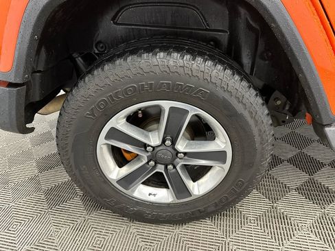 Used 2018 Jeep Wrangler Unlimited Sahara AWD/4WD image 17
