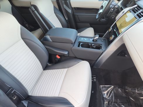 Certified 2023 Land Rover Discovery S R-Dynamic image 15