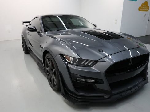 Used 2022 Ford Mustang Shelby GT500 w/ Carbon Fiber Track Pack RWD image 61