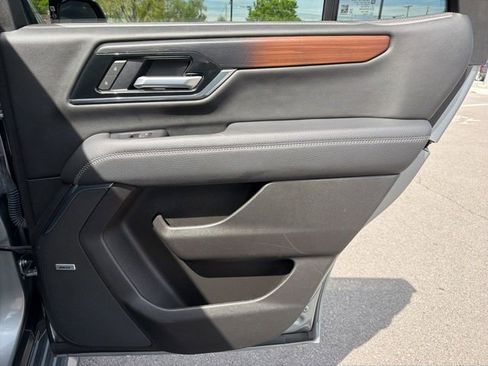 Used 2025 GMC Yukon Denali AWD/4WD image 14