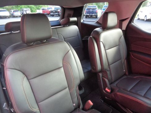 Used 2018 Chevrolet Traverse LT image 15