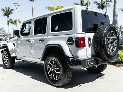 Used 2024 Jeep Wrangler Sahara image 23