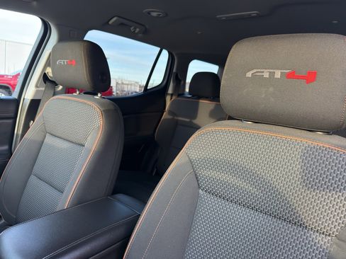 Used 2023 GMC Acadia AT4 image 27