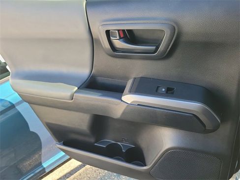 Used 2021 Toyota Tacoma SR5 image 9