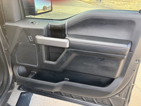 Used 2019 Ford F150 Platinum w/ Equipment Group 701A Luxury image 21