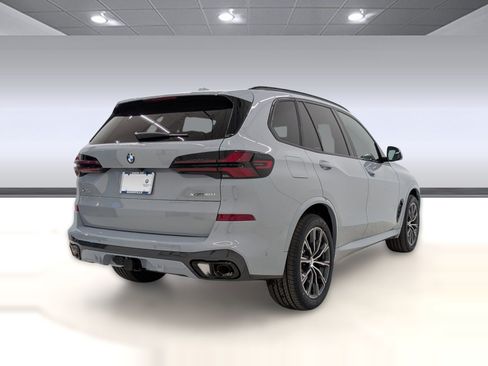 New 2026 BMW X5 xDrive40i w/ M Sport Package AWD/4WD image 9