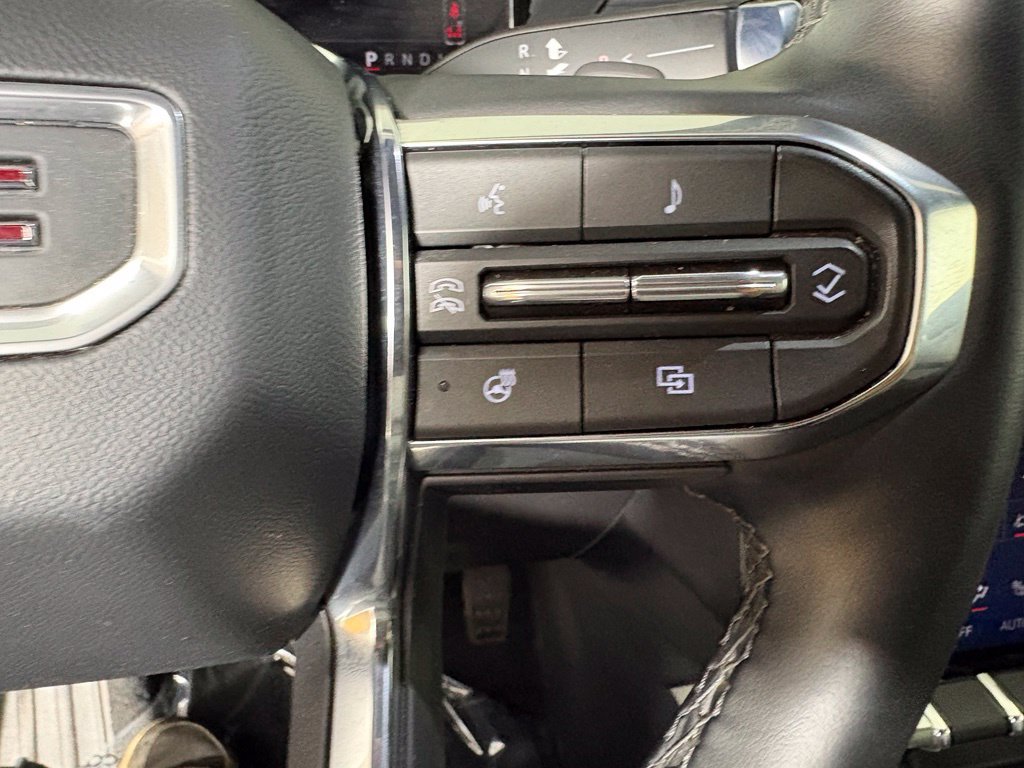 Certified 2026 GMC Acadia Elevation w/ Elevation Premium Package FWD image 31