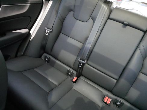 Used 2025 Volvo XC60 B5 Plus AWD/4WD image 12