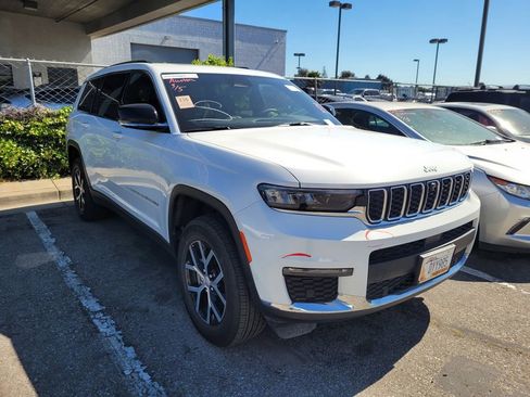 Used 2024 Jeep Grand Cherokee L Limited w/ Luxury Tech Group II image 3