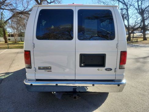 Used 2009 Ford E-350 and Econoline 350 Super Duty Wagon image 6
