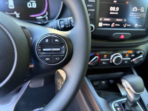 New 2025 Kia Soul LX image 18