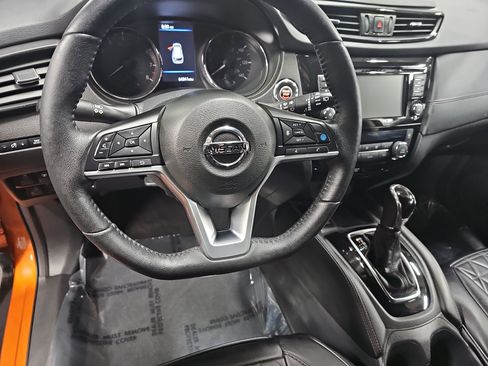 Used 2019 Nissan Rogue SL image 18