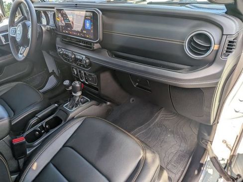 Used 2024 Jeep Wrangler Unlimited Sahara w/ Technology Group AWD/4WD image 33