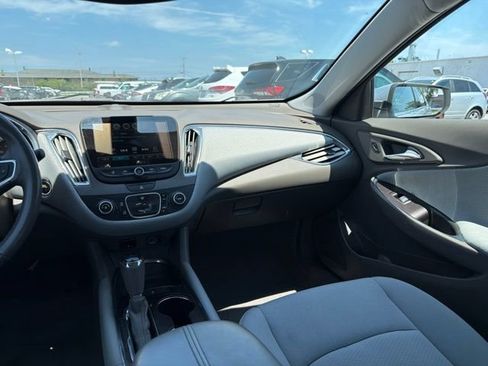 Used 2018 Chevrolet Malibu LT FWD image 22