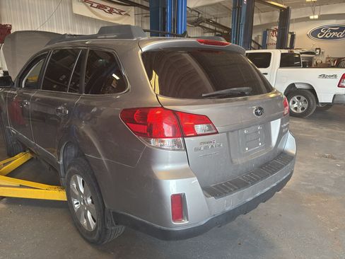 Used 2011 Subaru Outback 3.6R Limited AWD/4WD image 2