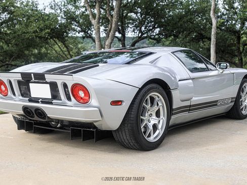 Used 2005 Ford GT RWD image 8