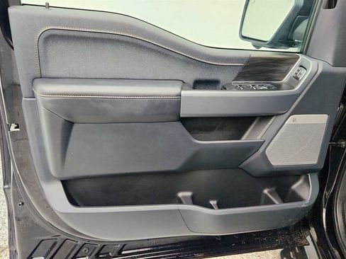 Used 2025 Ford F150 Lightning Lariat image 11