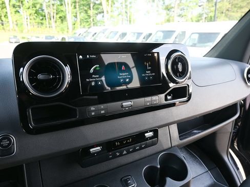 Used 2023 Mercedes-Benz Sprinter 2500 image 15