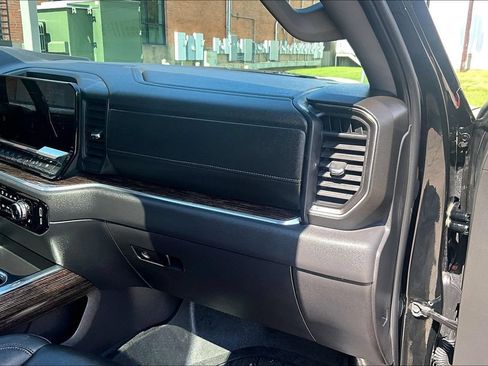 Used 2024 GMC Sierra 1500 Elevation w/ Elevation Premium Package AWD/4WD image 21
