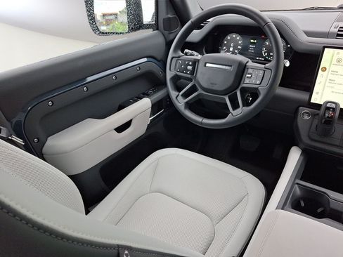 Certified 2026 Land Rover Defender 110 S AWD/4WD image 8