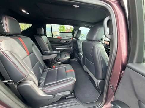 Used 2024 Chevrolet Traverse RS image 31