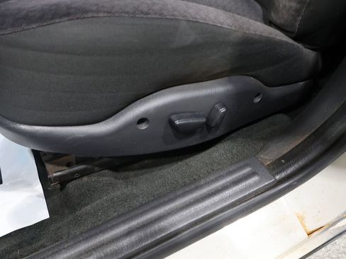 Used 2004 Dodge Intrepid SE image 11