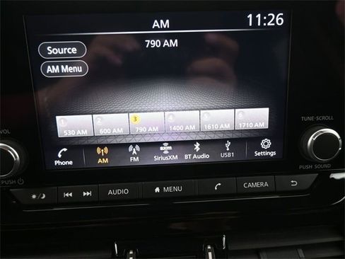 Used 2025 Nissan Pathfinder SV image 14