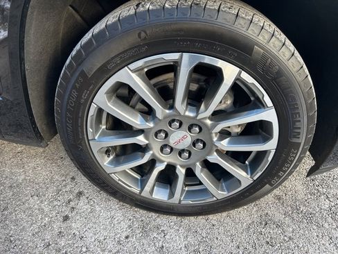 Used 2023 GMC Acadia Denali w/ Denali Ultimate Package image 4