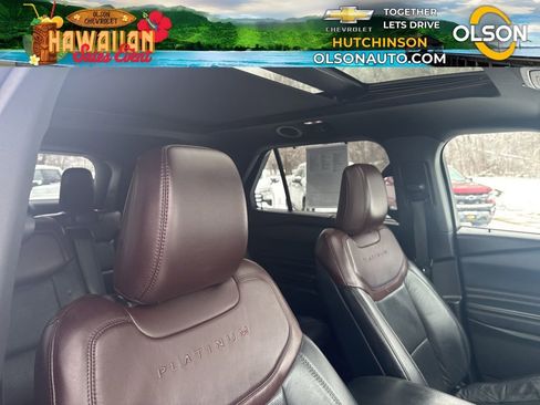 Used 2020 Ford Explorer Platinum w/ Premium Technology Package image 36